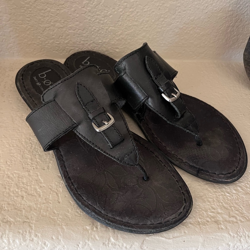 B.o.c. Born Concept Black Leather Thong Sandals With Buckle  Size 8 Flip Flop